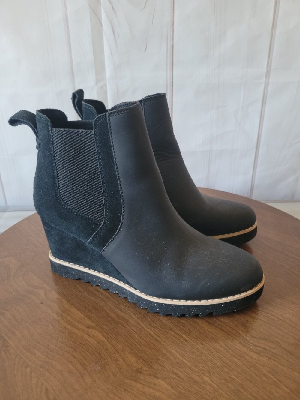 Toms Maddie Wedge Booties Women’s 6.5 Black Leather Wedge Shoes, OrthoLite Eco